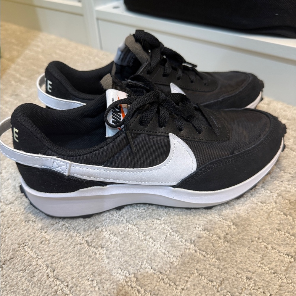 Nike Women’s Black and White Athletic Sneakers